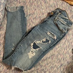 🦋american eagle ripped jeans